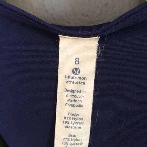 Lululemon Navy fitness top with Built-in bra mesh insert 8 - Picture 2 of 5